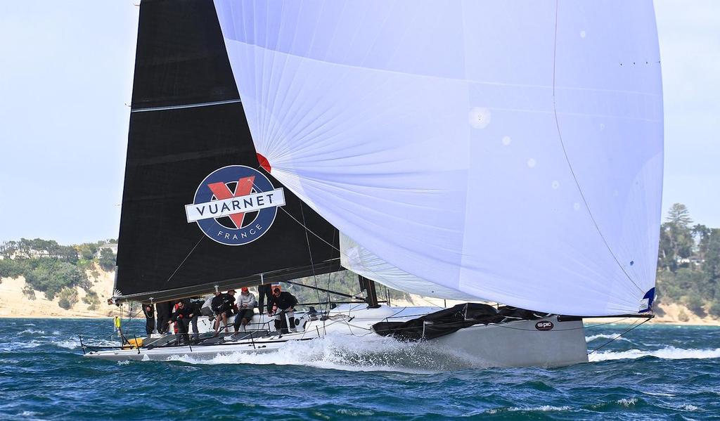 Mayhem - Start of PIC Coastal Classic - October 21, 2016 -  © Richard Gladwell www.photosport.co.nz